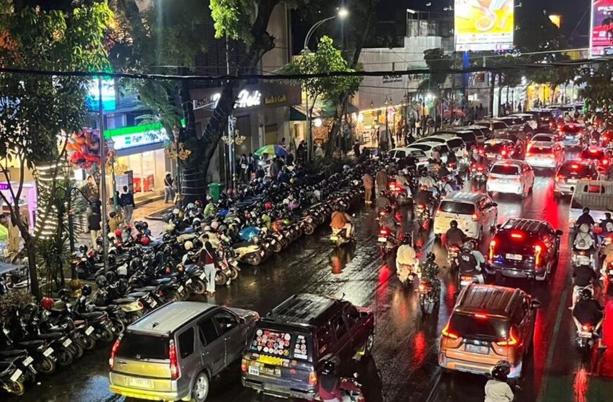 Parkir Kayutangan Jadi Sorotan, Juru Parkir dan Pengunjung Keluhkan Akses yang Kurang Nyaman