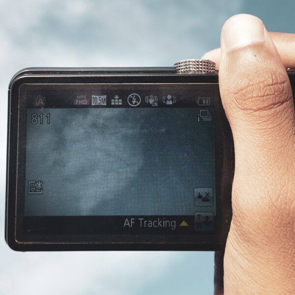 Digicam Lawas Kembali Jadi Favorit Gen Z